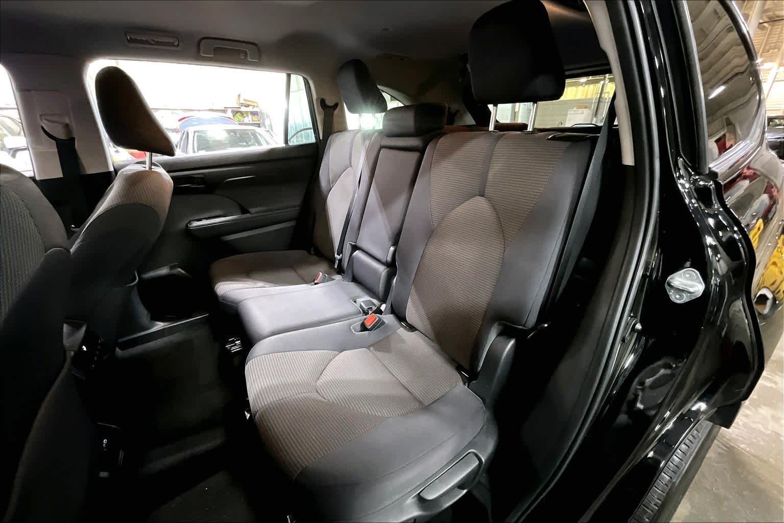 Used 2023 Midnight Black Metallic Toyota L image 21