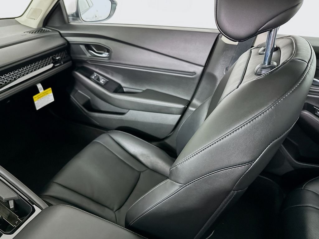 New 2026 Platinum White Pearl Honda Touring image 24