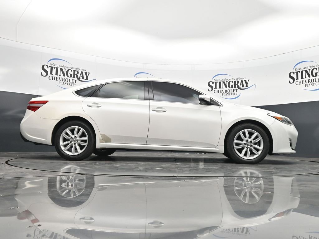 Used 2014 White Toyota Limited image 33