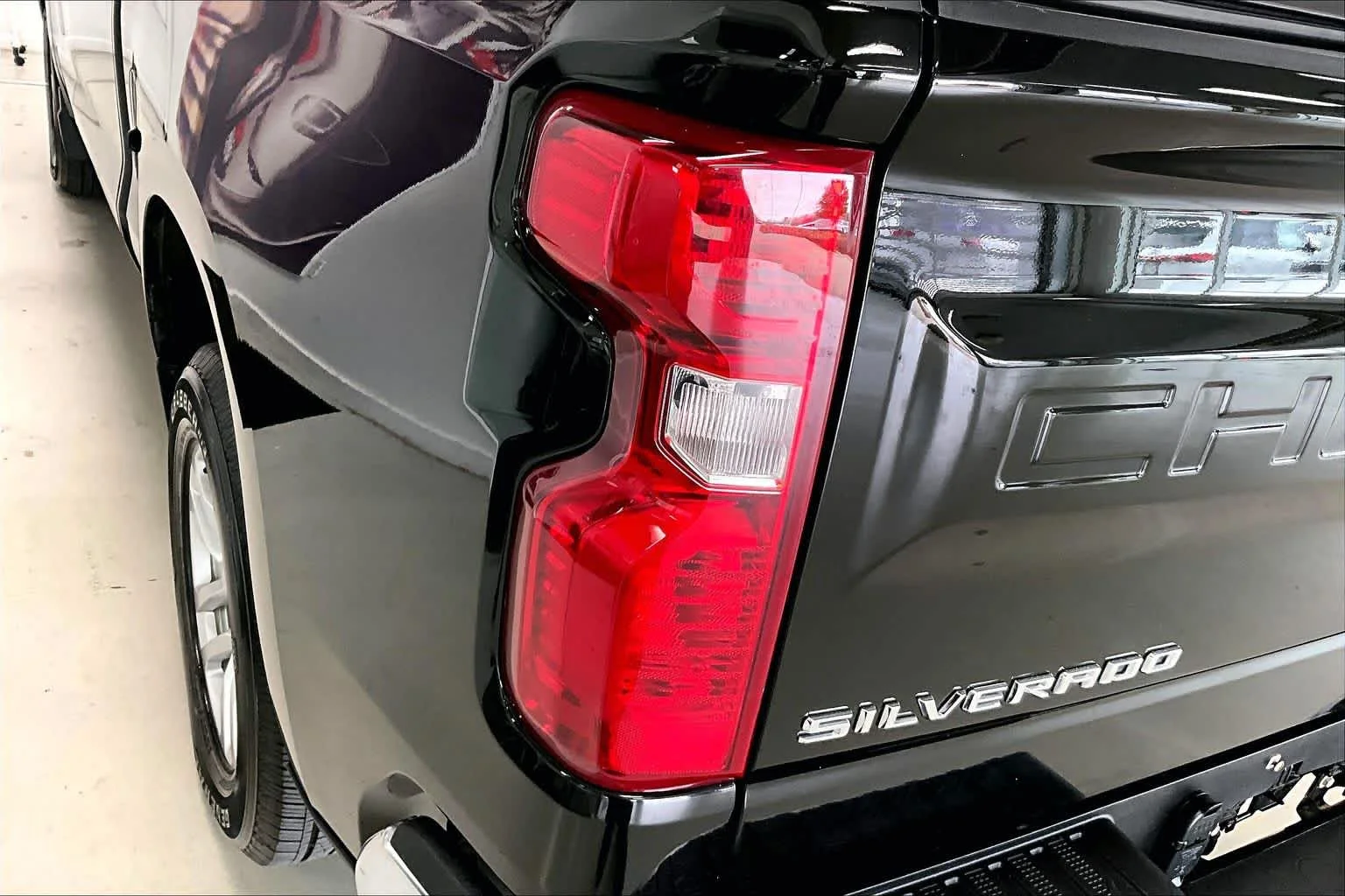 Used 2022 Black Chevrolet LT image 28