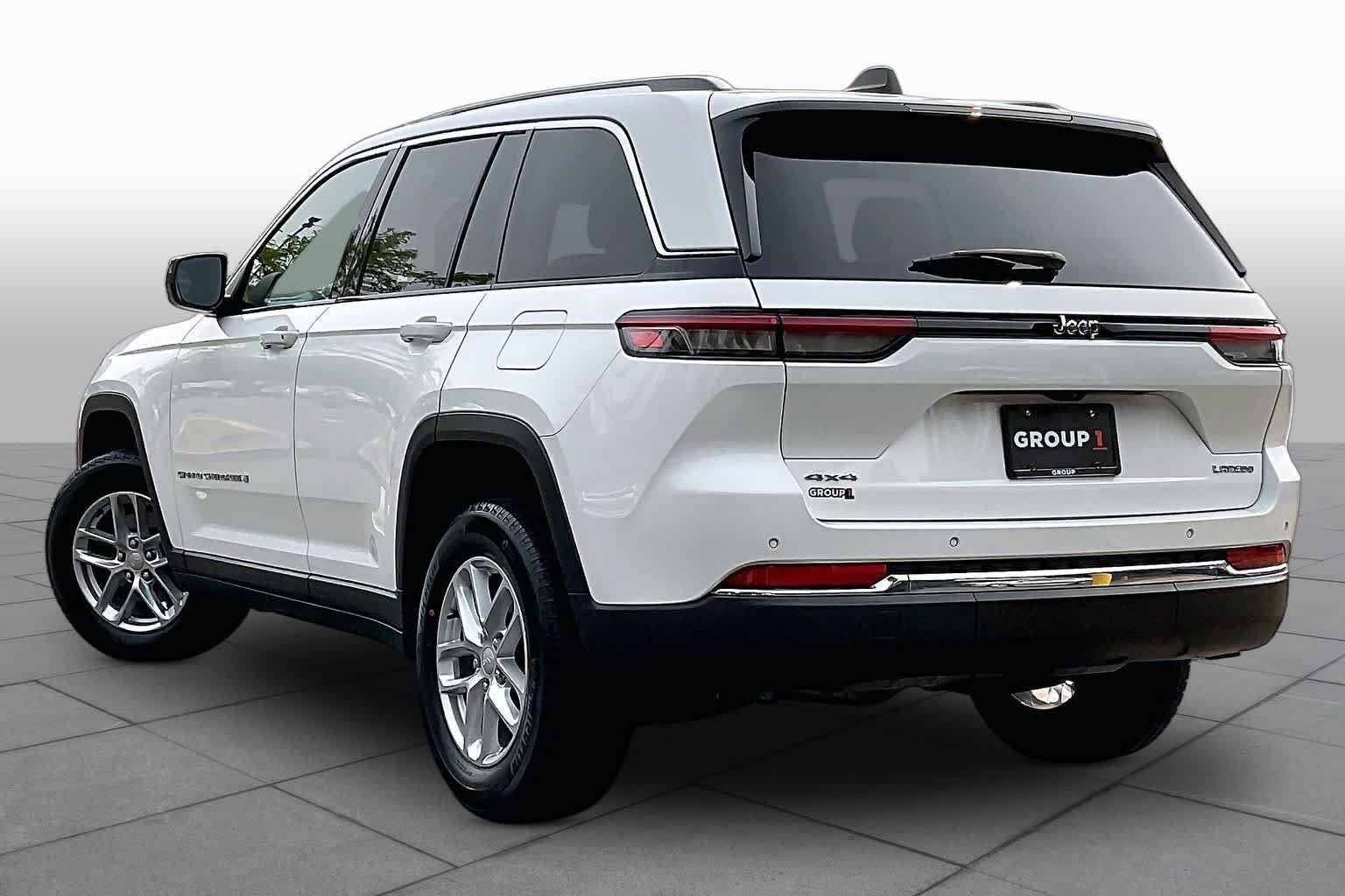 Used 2023 Bright White Clearcoat Jeep Laredo image 12