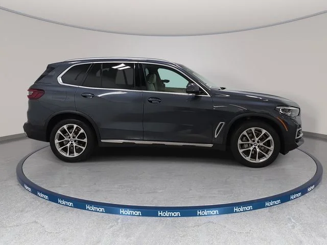 Used 2022 Arctic Gray Metallic BMW xDrive40i image 5