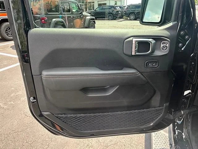 2025 Jeep Wrangler 4-Door Sahara - Photo 7