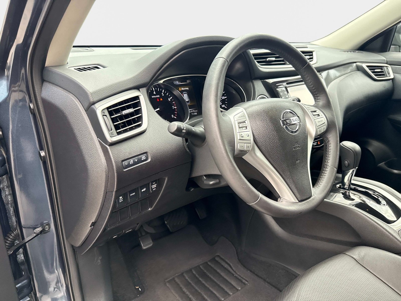 Used 2014 Graphite Blue Nissan SL image 19