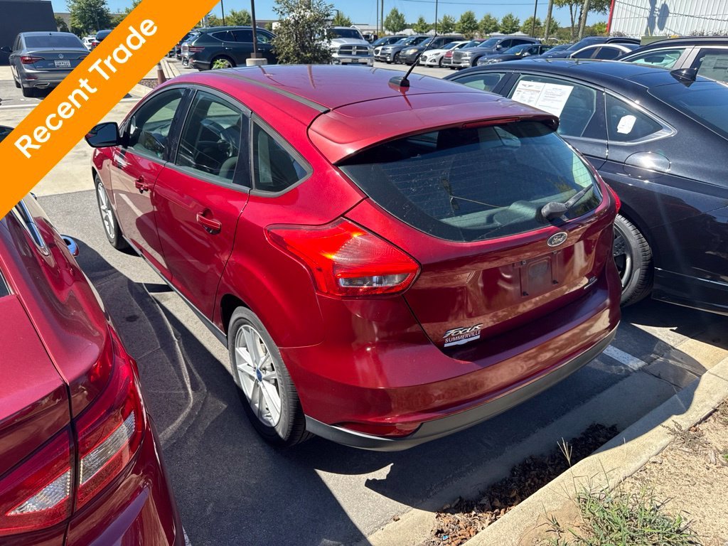 Used 2016 Red Ford SE image 4