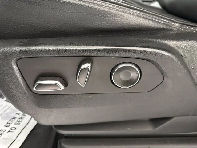 Used 2023 White GMC Denali image 20