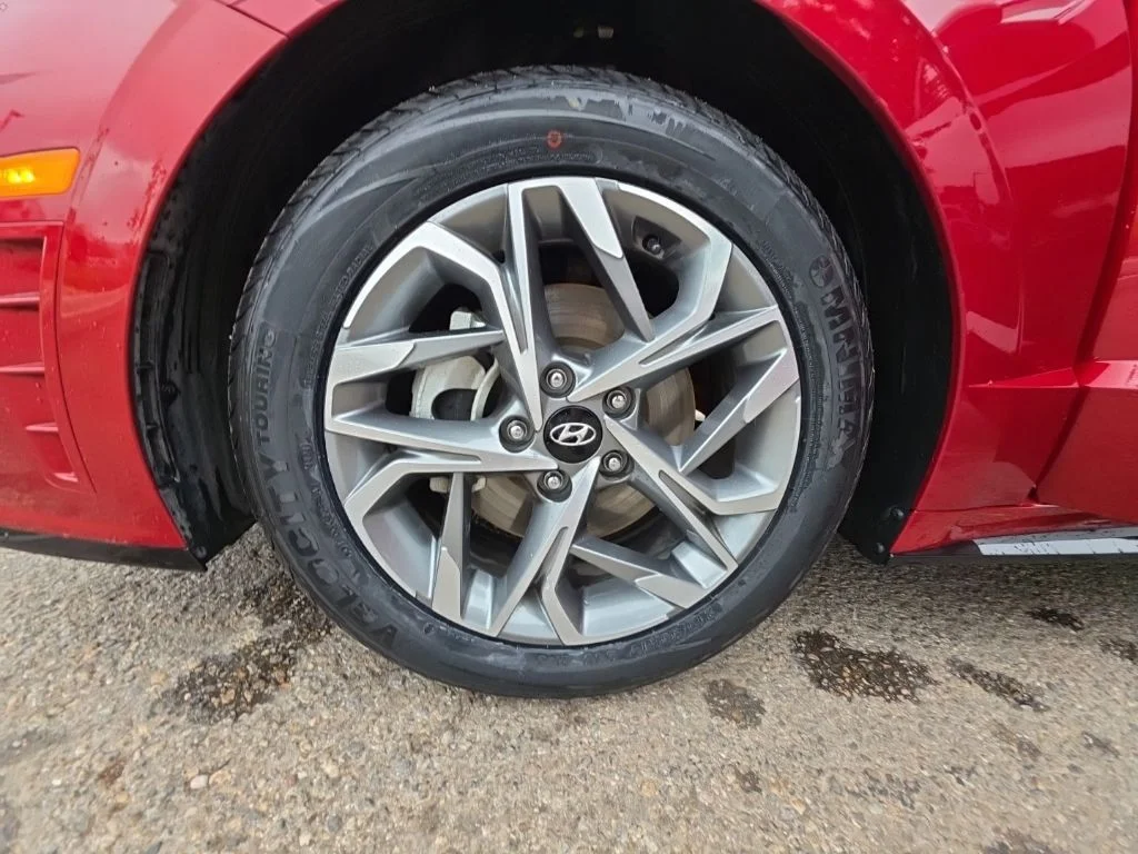 Used 2023 Red Hyundai SEL image 22