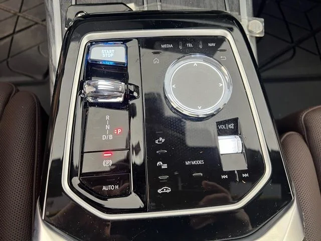 New 2024 Oxide Grey metallic BMW eDrive50 image 26