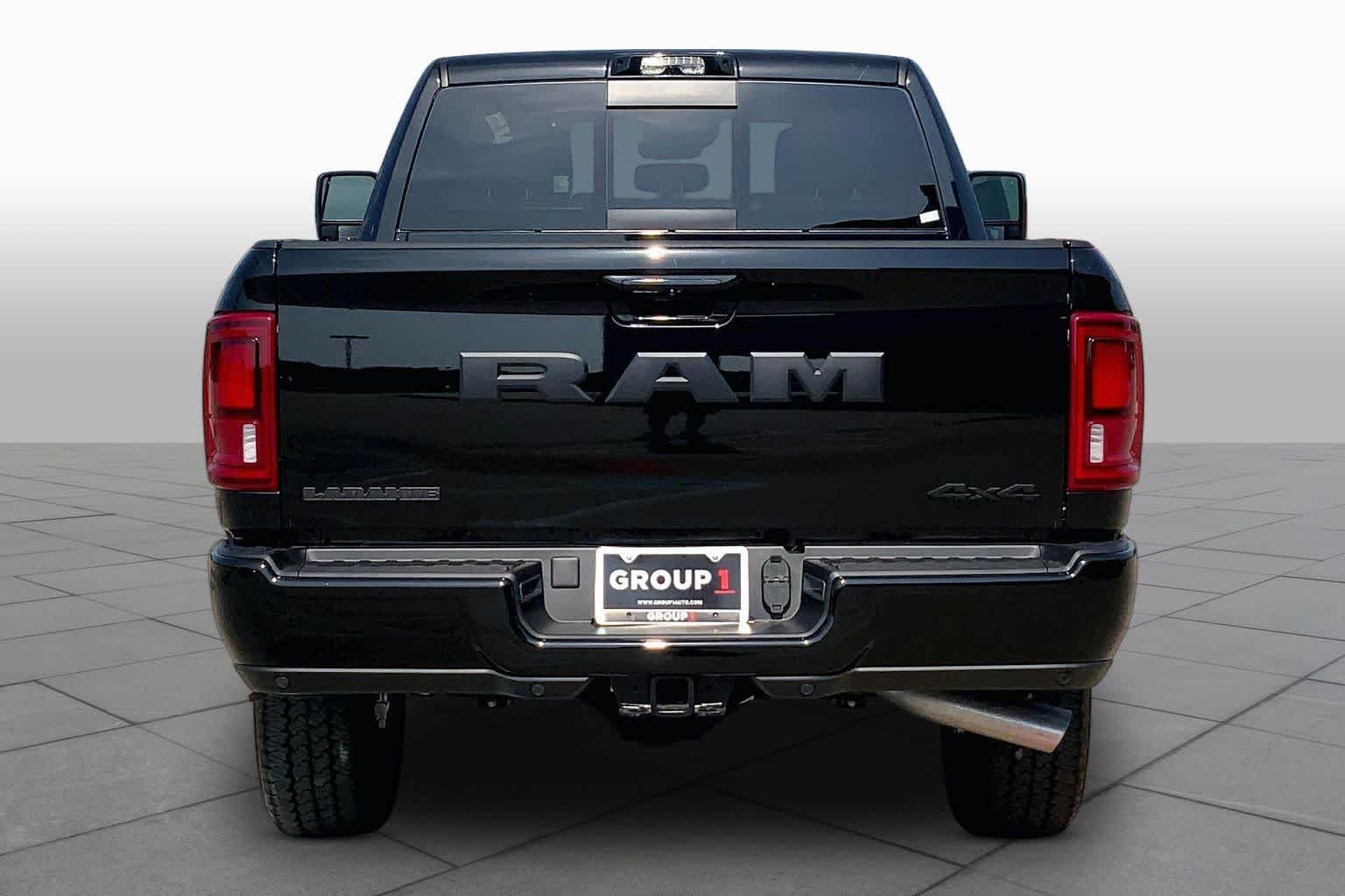 New 2026 Diamond Black Crystal Pearl-Coat Exterior Paint RAM Laramie image 4