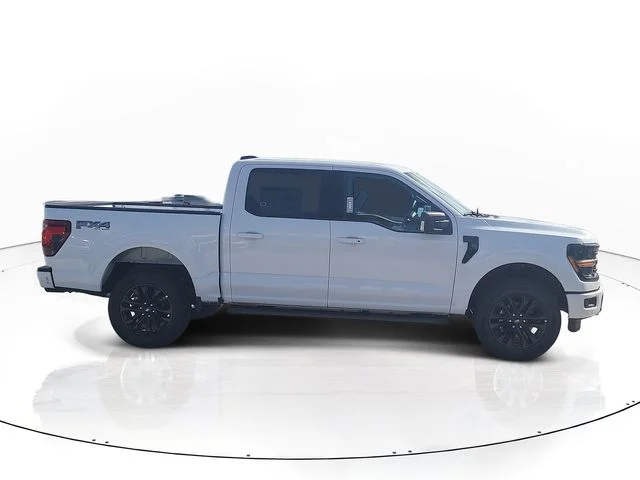 New 2026 Oxford White Ford XLT image 4