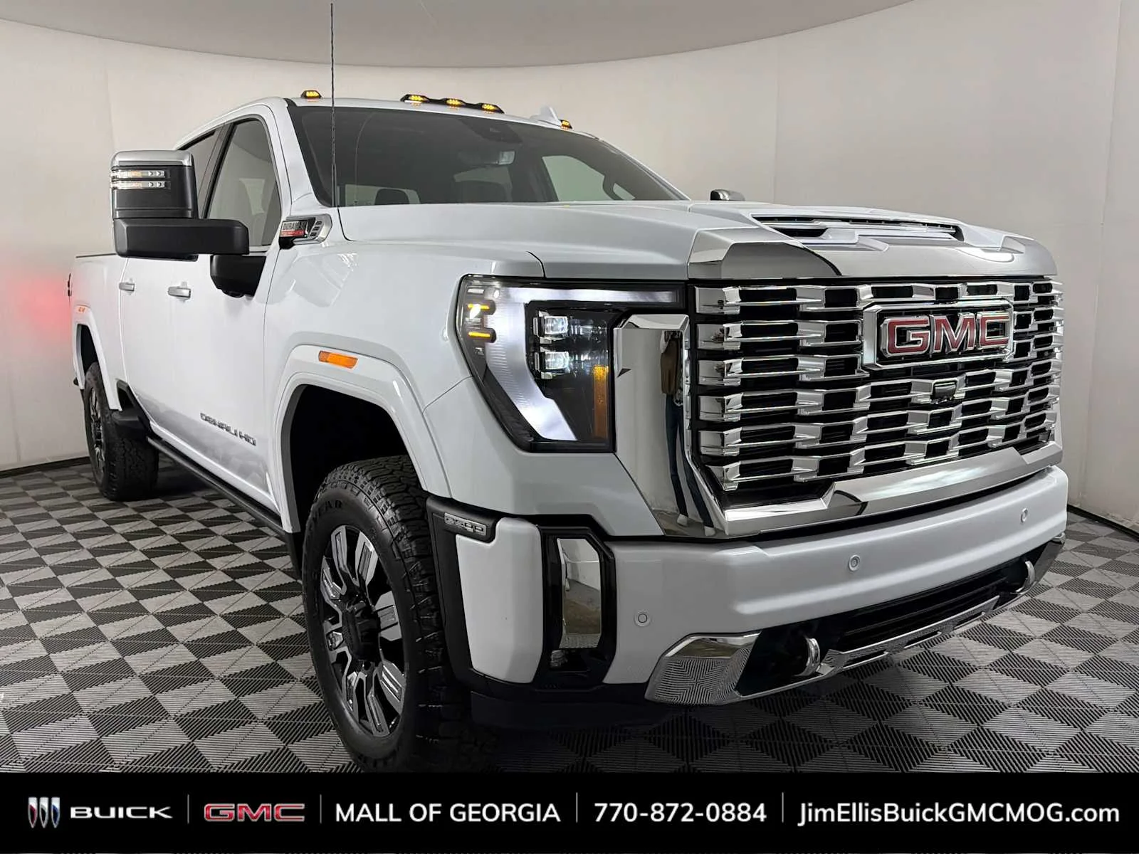 2026 GMC Sierra 4WD Crew Cab Standard Box Denali's photo