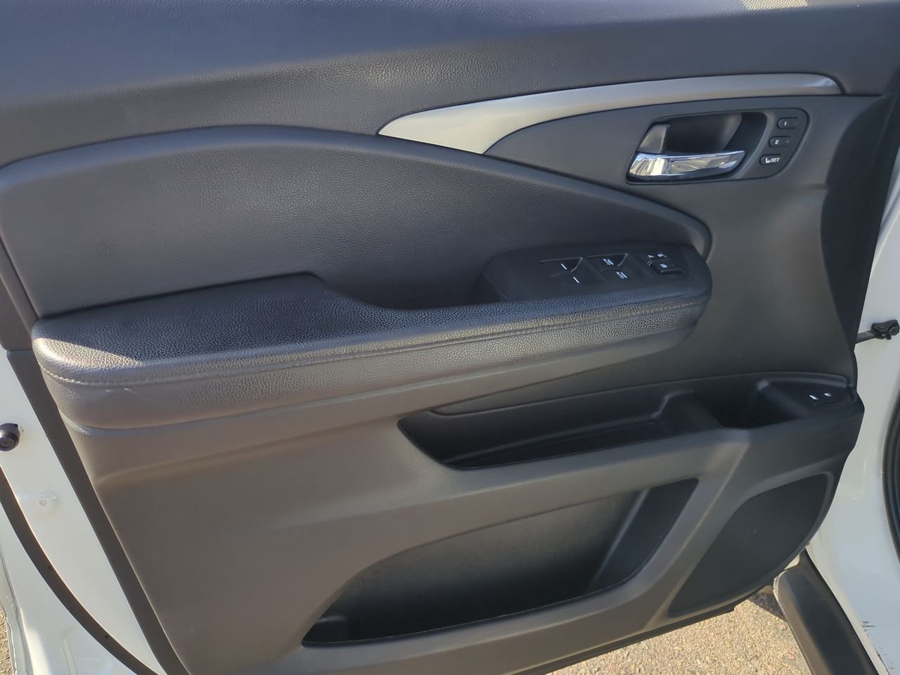 2022 Honda Pilot SE - Photo 23