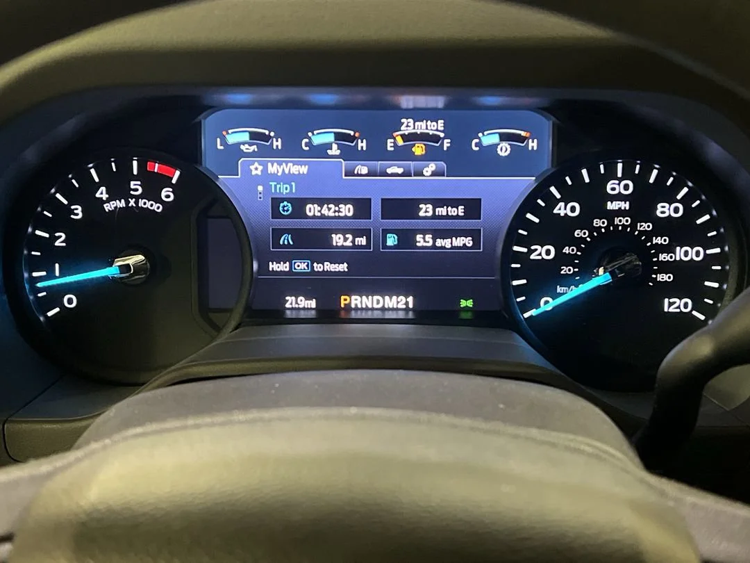 New 2026 Oxford White Ford E-350 SRW image 18
