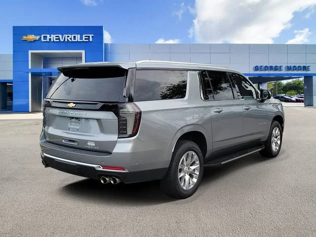 2025 Chevrolet Suburban Premier - Photo 4