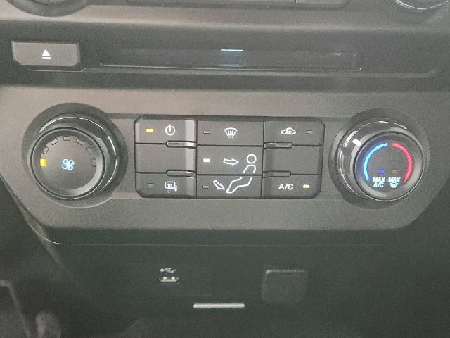 Used 2018 White Ford XLT image 29