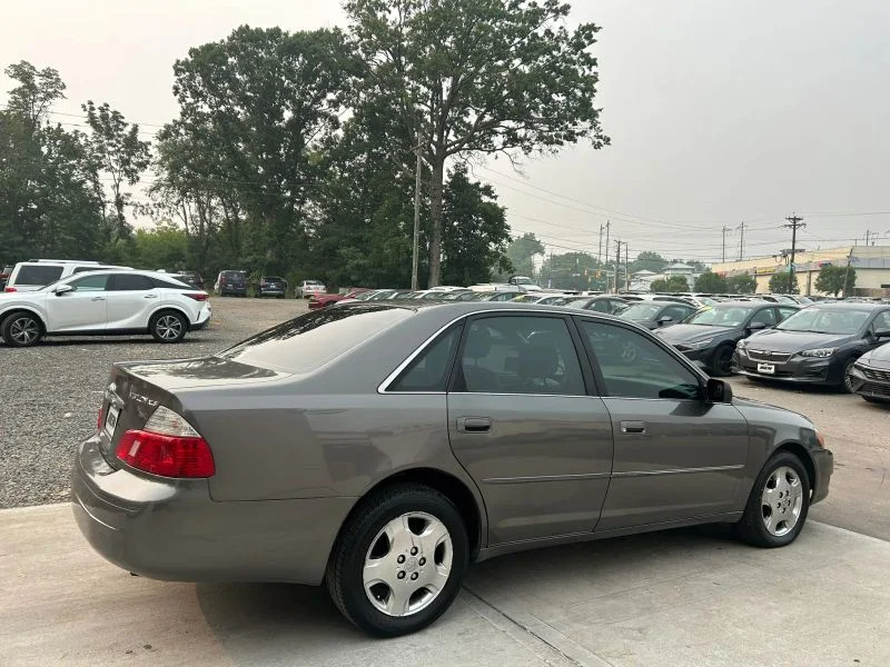 Used 2004 Gray Toyota XLS Sedan 4D image 12