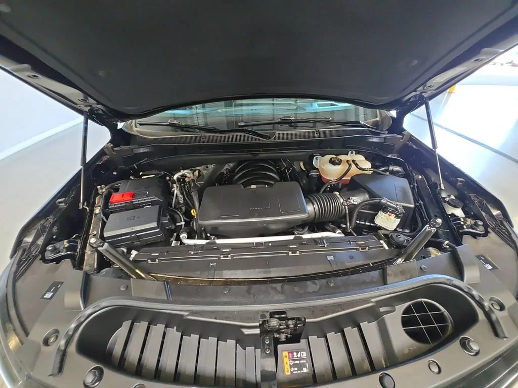 Used 2025 Black Chevrolet RST image 30