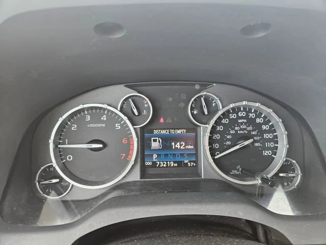 Used 2016 Blue Toyota SR5 image 15