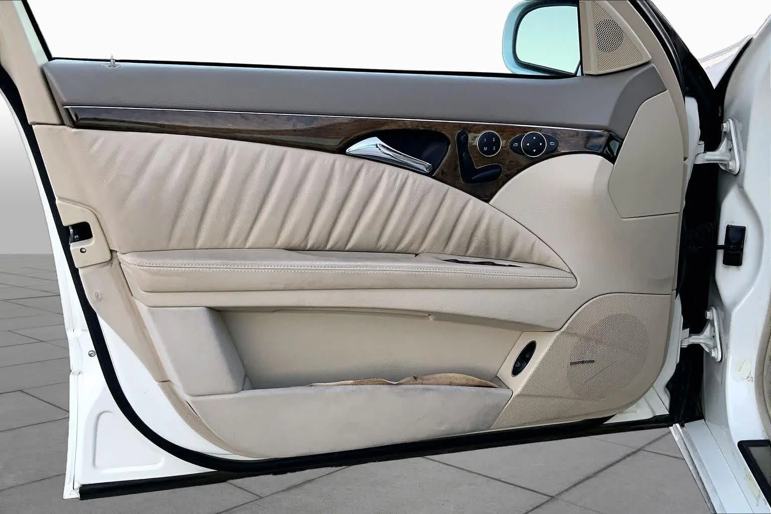 Used 2004  Mercedes-Benz 3.2L image 17