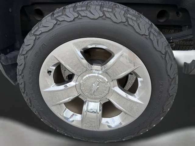 Used 2017 GRAPHITE METALLIC Chevrolet LTZ image 37