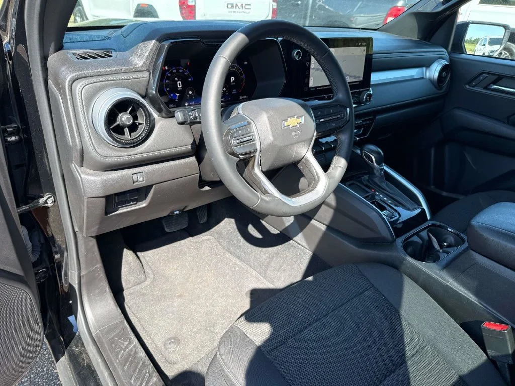 Used 2024 Black Chevrolet LT image 27