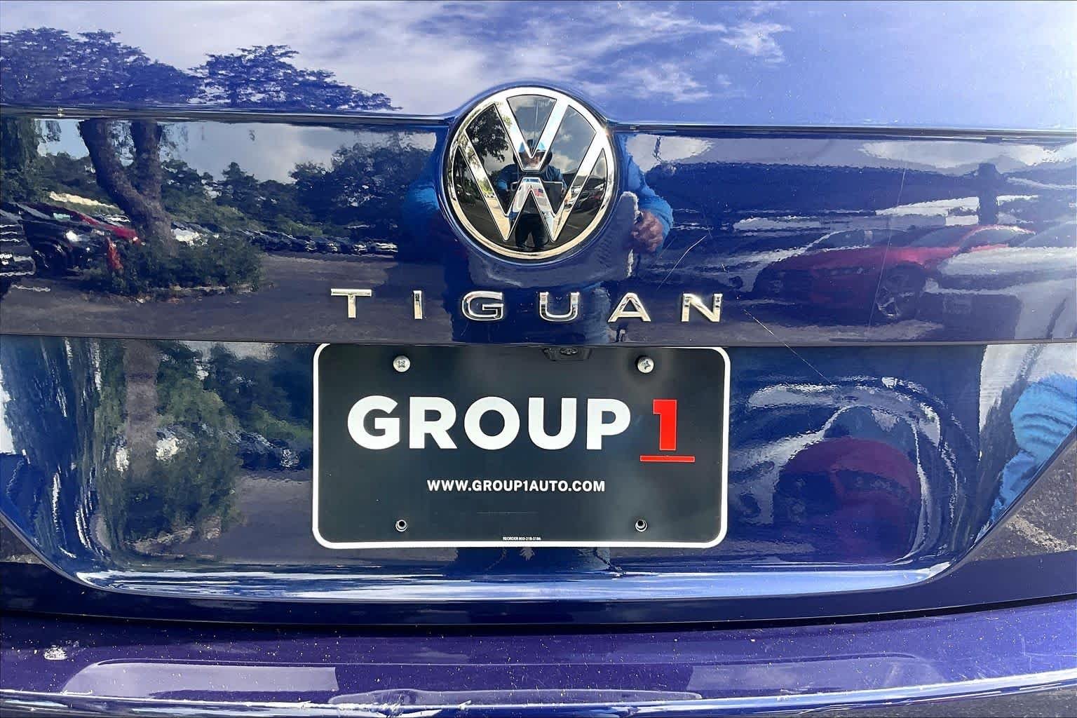 Certified Used 2024 Atlantic Blue Metallic Volkswagen SE image 33