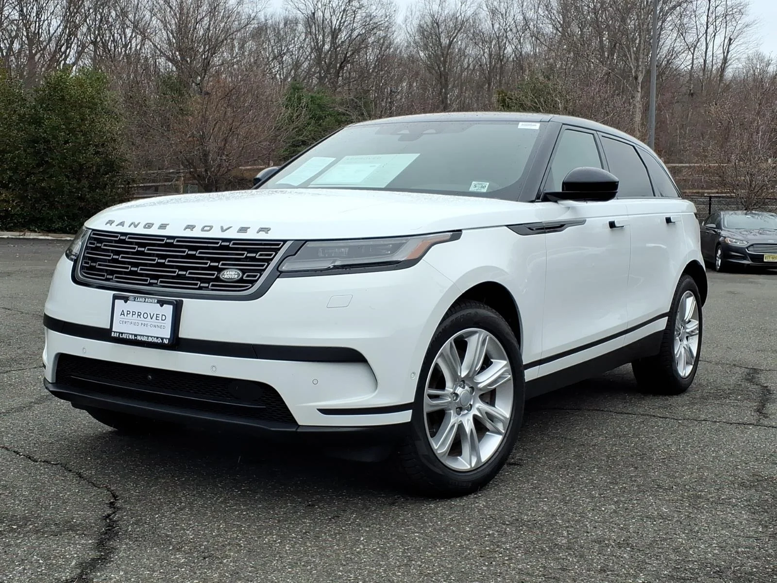 2026 Land Rover Range Rover Velar P250 S's photo