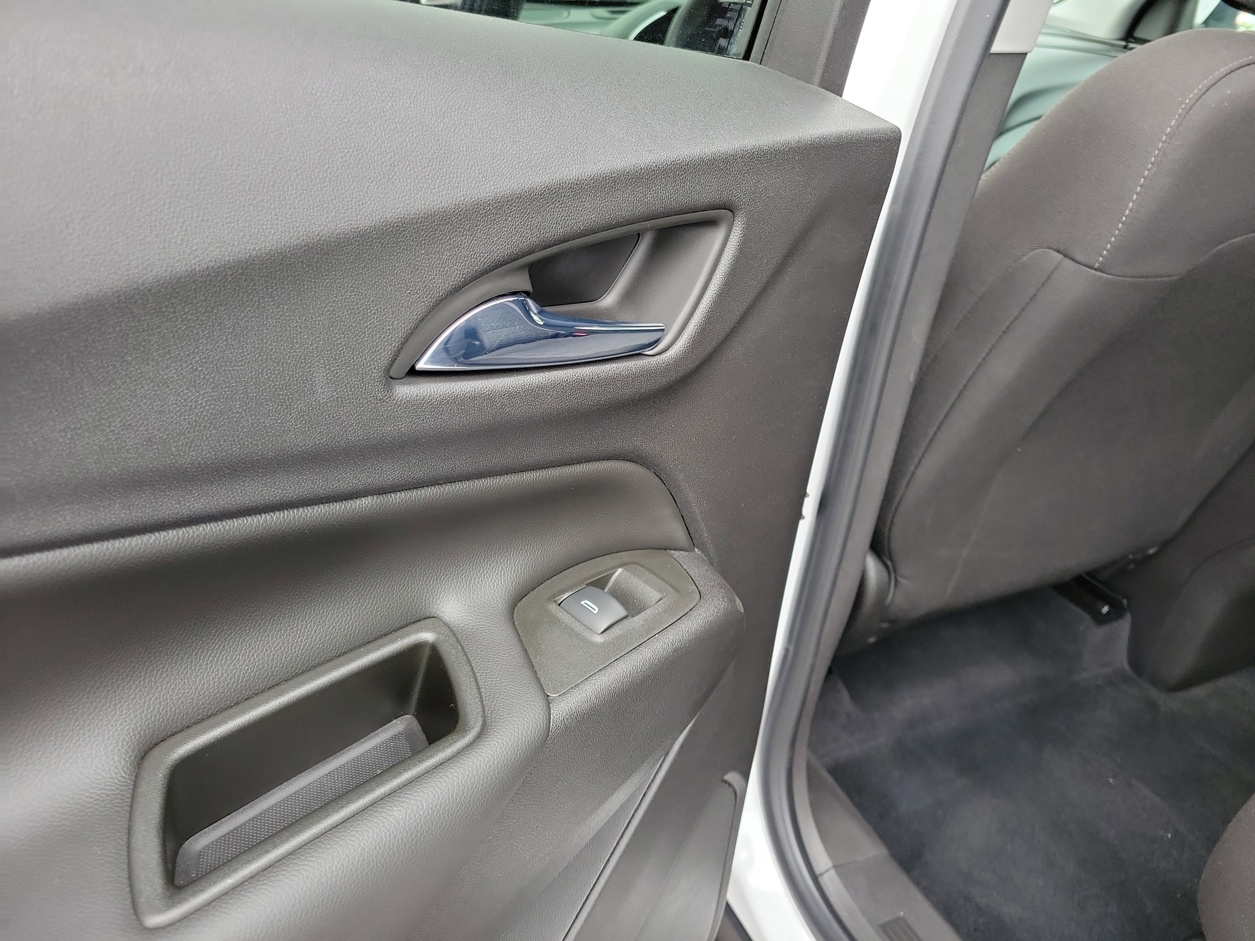 Used 2022 Summit White Chevrolet LT image 12