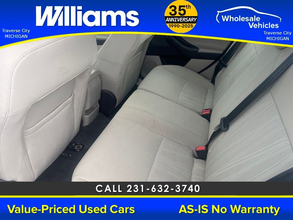 Used 2016 Oxford White Ford SE image 24