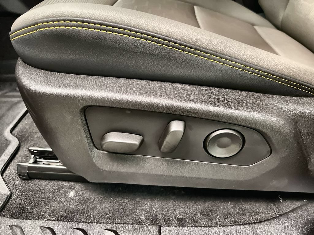 2026 Chevrolet Colorado ZR2 - Photo 12