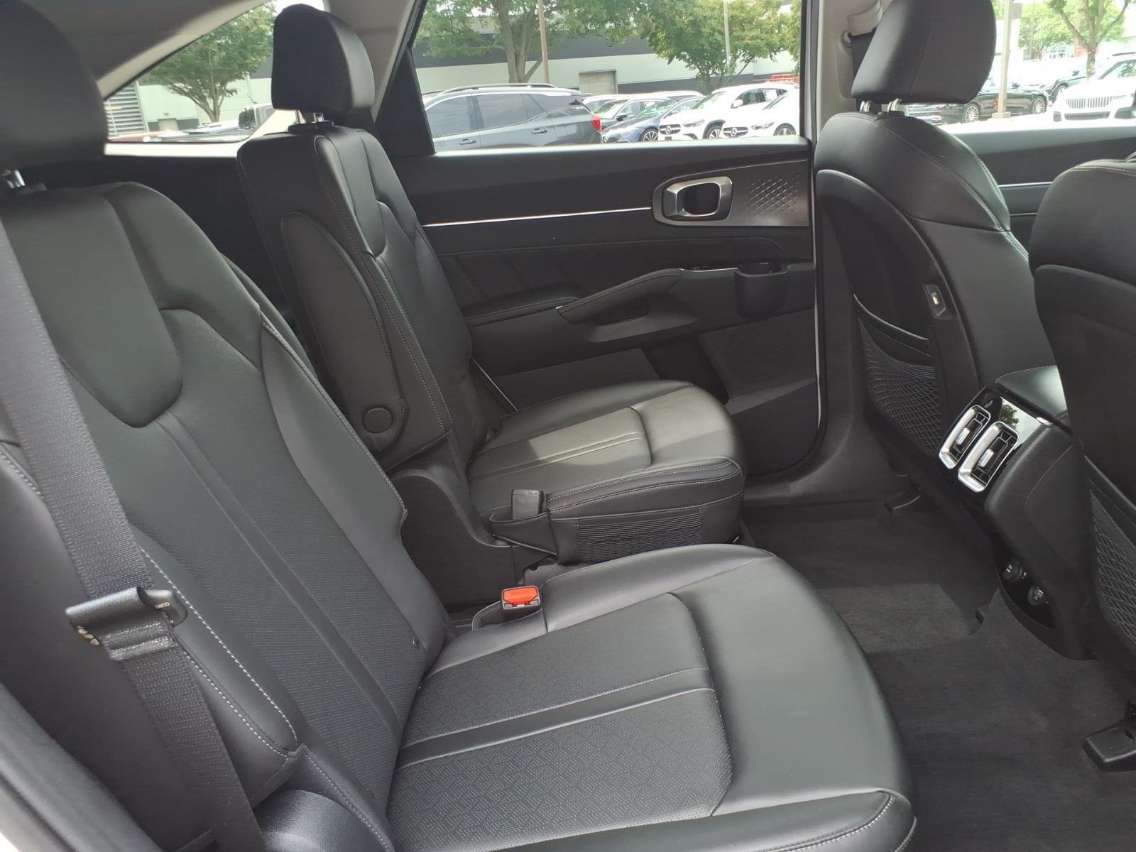 Used 2023 Glacial White Pearl Kia SX image 25
