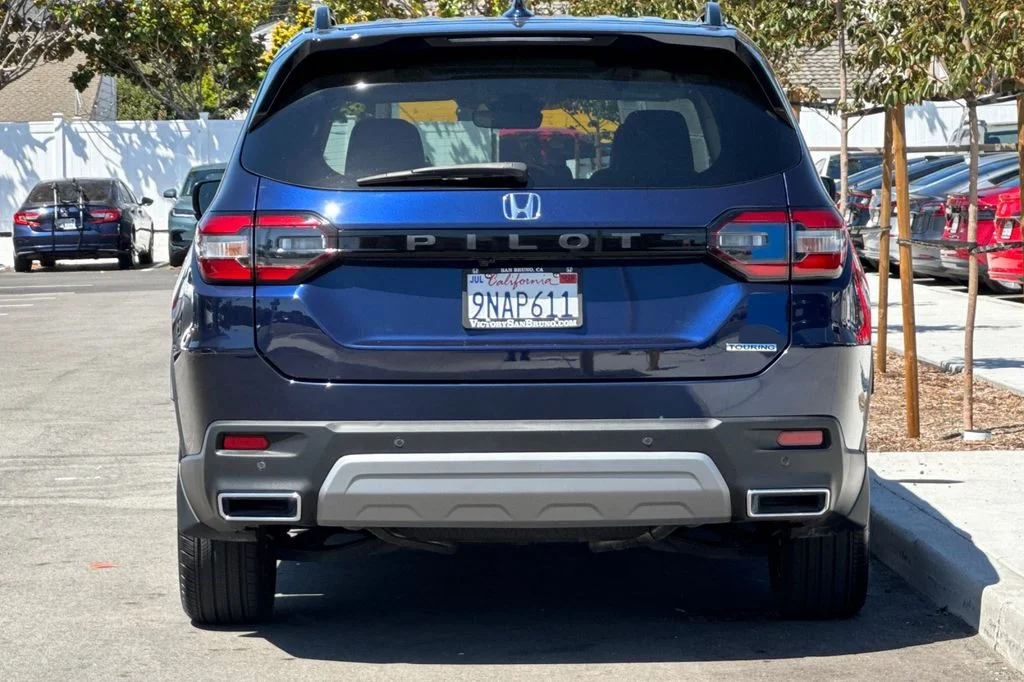 Certified Used 2025 Obsidian Blue Pearl Honda Touring image 5