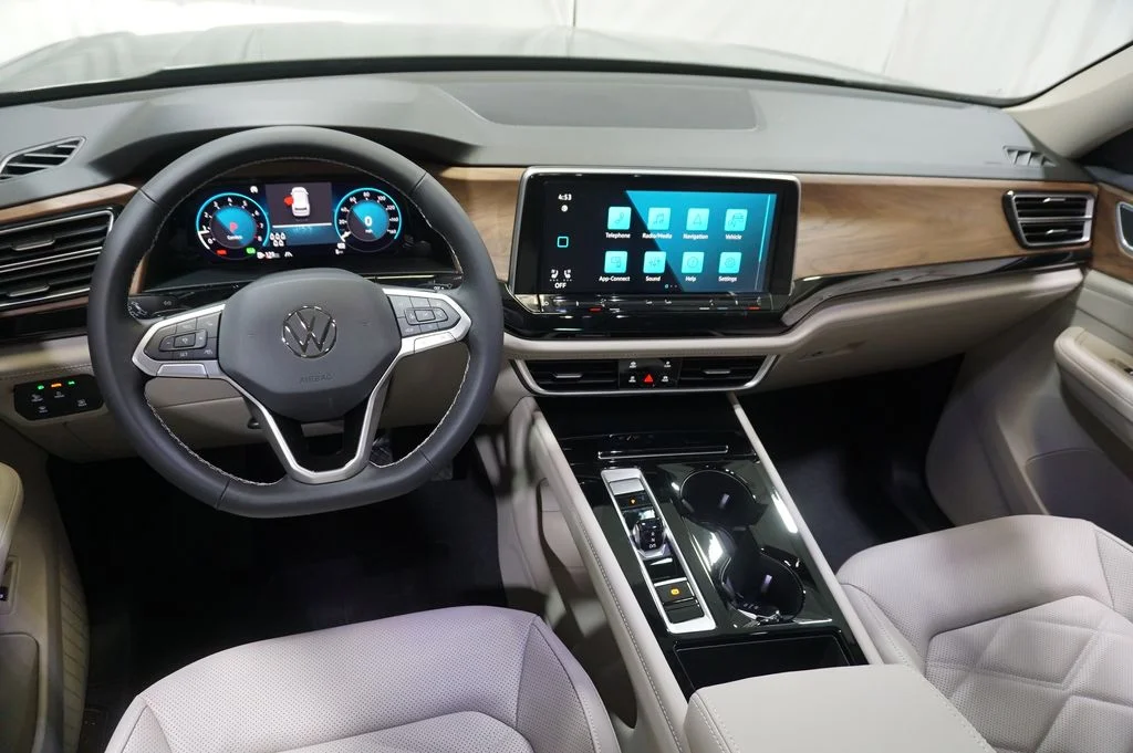 New 2026 Green Volkswagen 2.0T SE w/Technology image 14