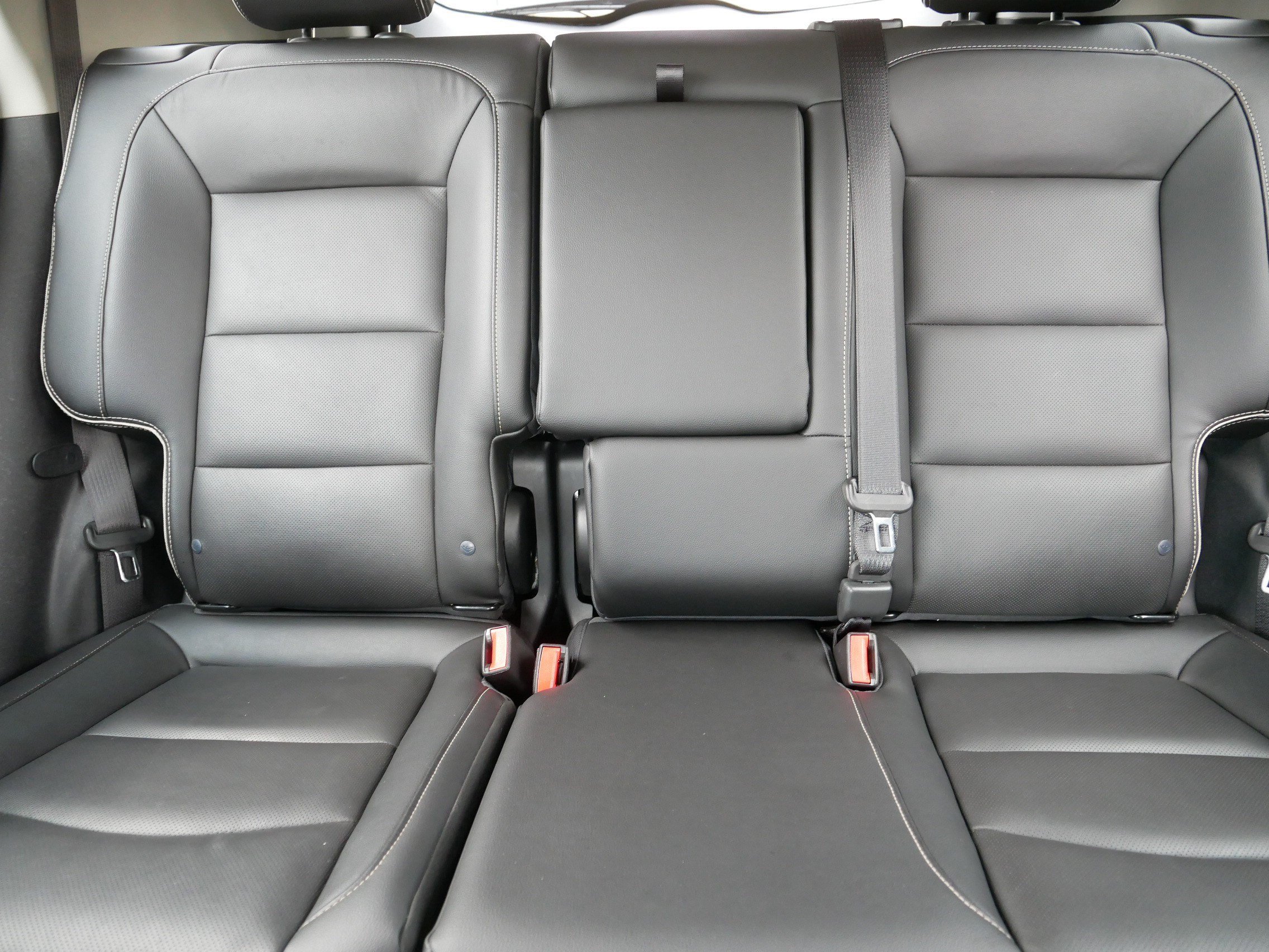 Used 2018 Ebony Twilight Metallic GMC Denali image 13