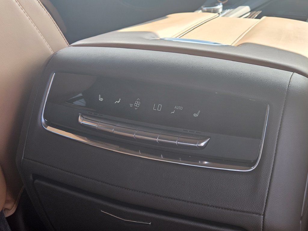 2023 Cadillac Escalade Premium Luxury - Photo 17