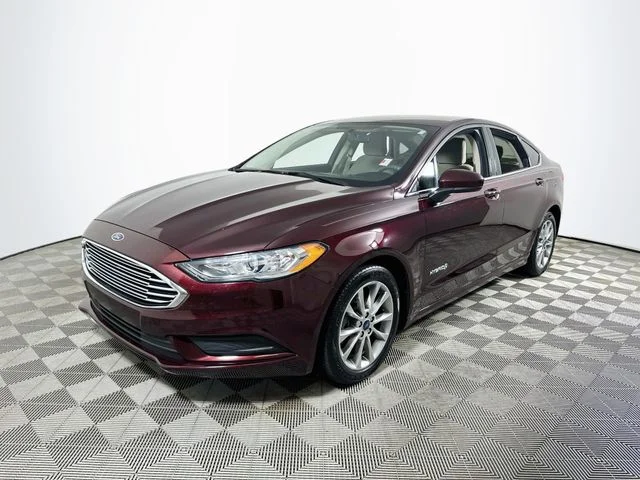 Pre-Owned 2017 Ford Fusion Hybrid SE