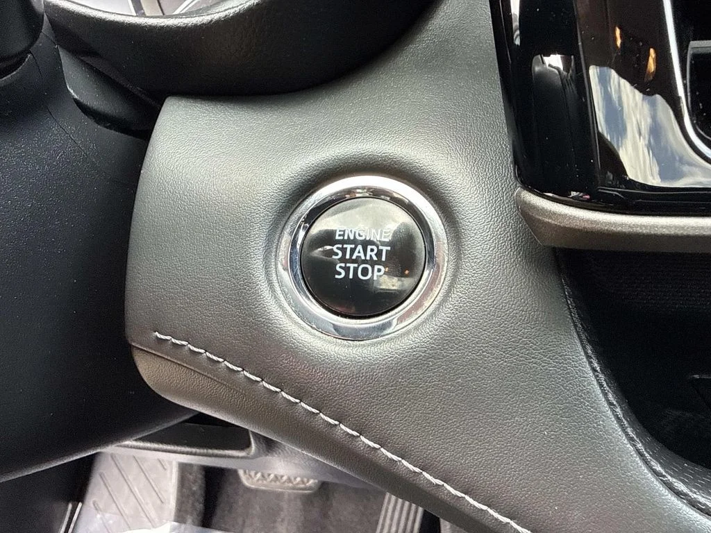 Used 2022  Toyota Limited image 37
