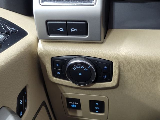 Used 2020 White Ford Lariat image 12