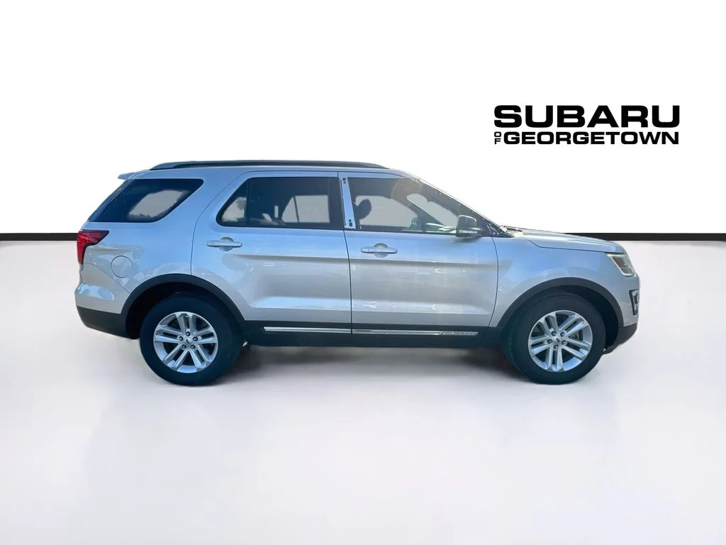 Used 2017 Silver Ford XLT image 8