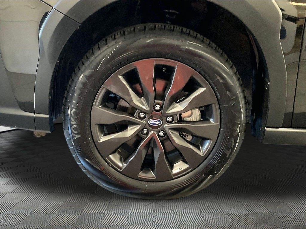 Used 2025 Black Subaru Onyx Edition image 7