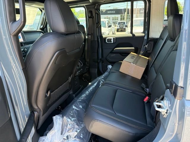 New 2026 Anvil Clear-Coat Exterior Paint Jeep Sahara image 8