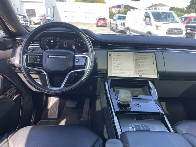 Used 2025 Silver Land Rover SE image 17