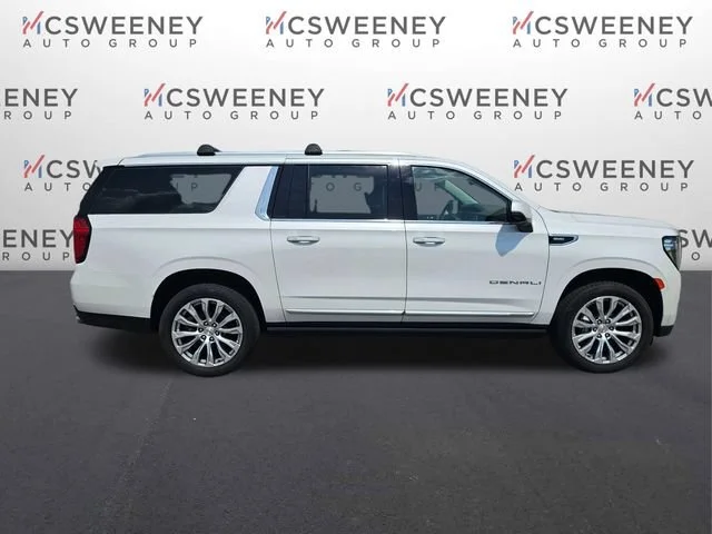 Used 2023 White Frost Tricoat GMC Denali image 6