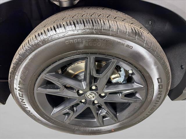 Certified Used 2026 WIND CHILL PEARL Toyota  image 18