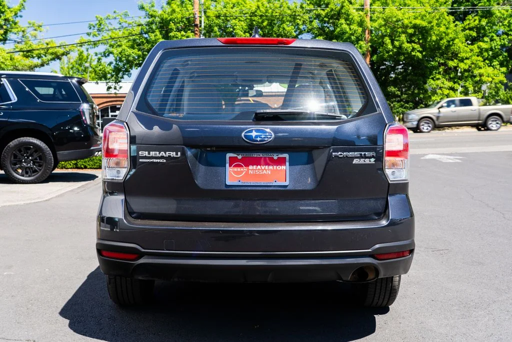 Used 2017 Gray Subaru 2.5i image 5