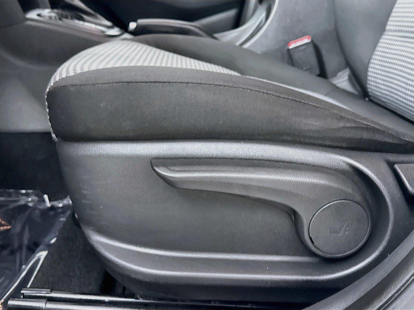Used 2019 Chalk White Hyundai SEL image 27
