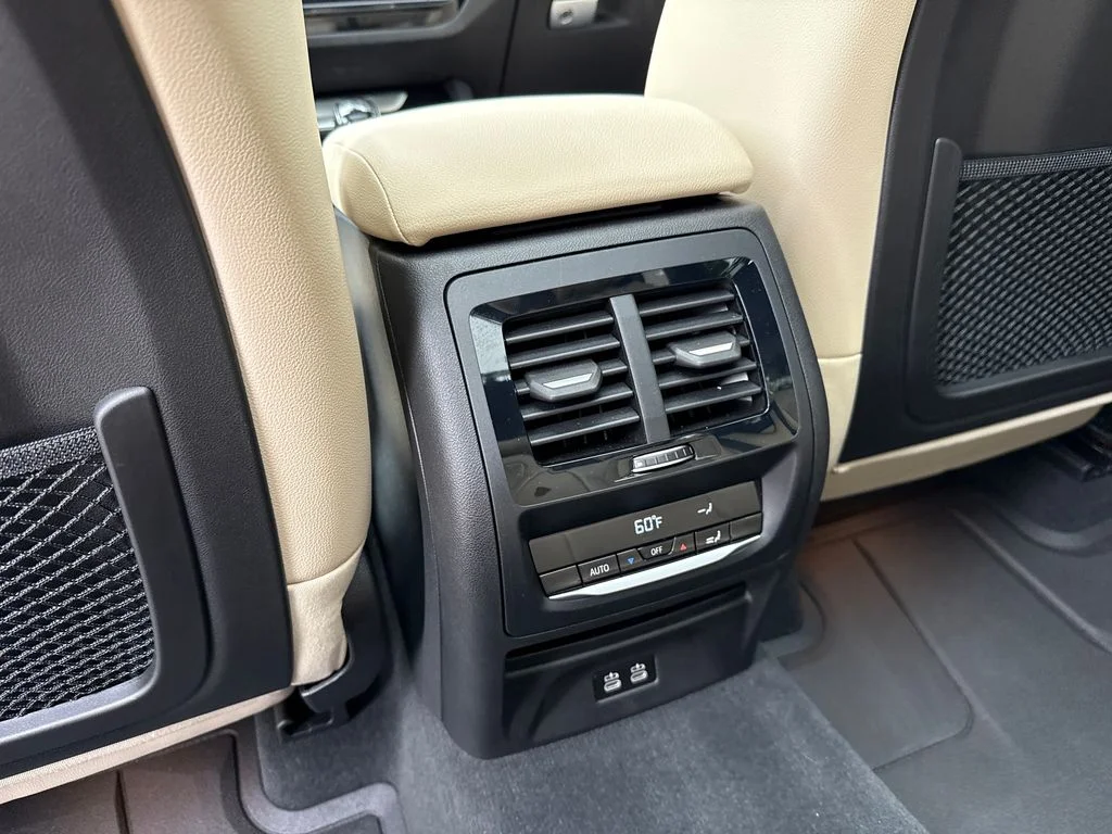 Used 2023 Black BMW xDrive30i image 24
