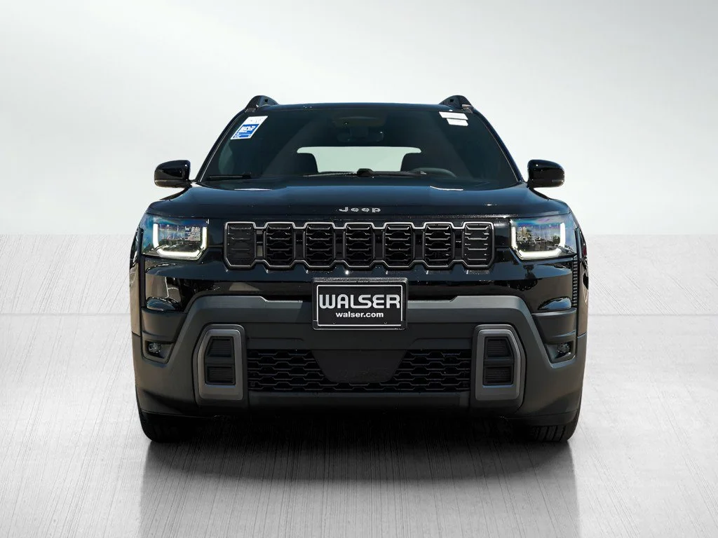 New 2026 Diamond Black Crystal Pearlcoat Jeep Limited image 2