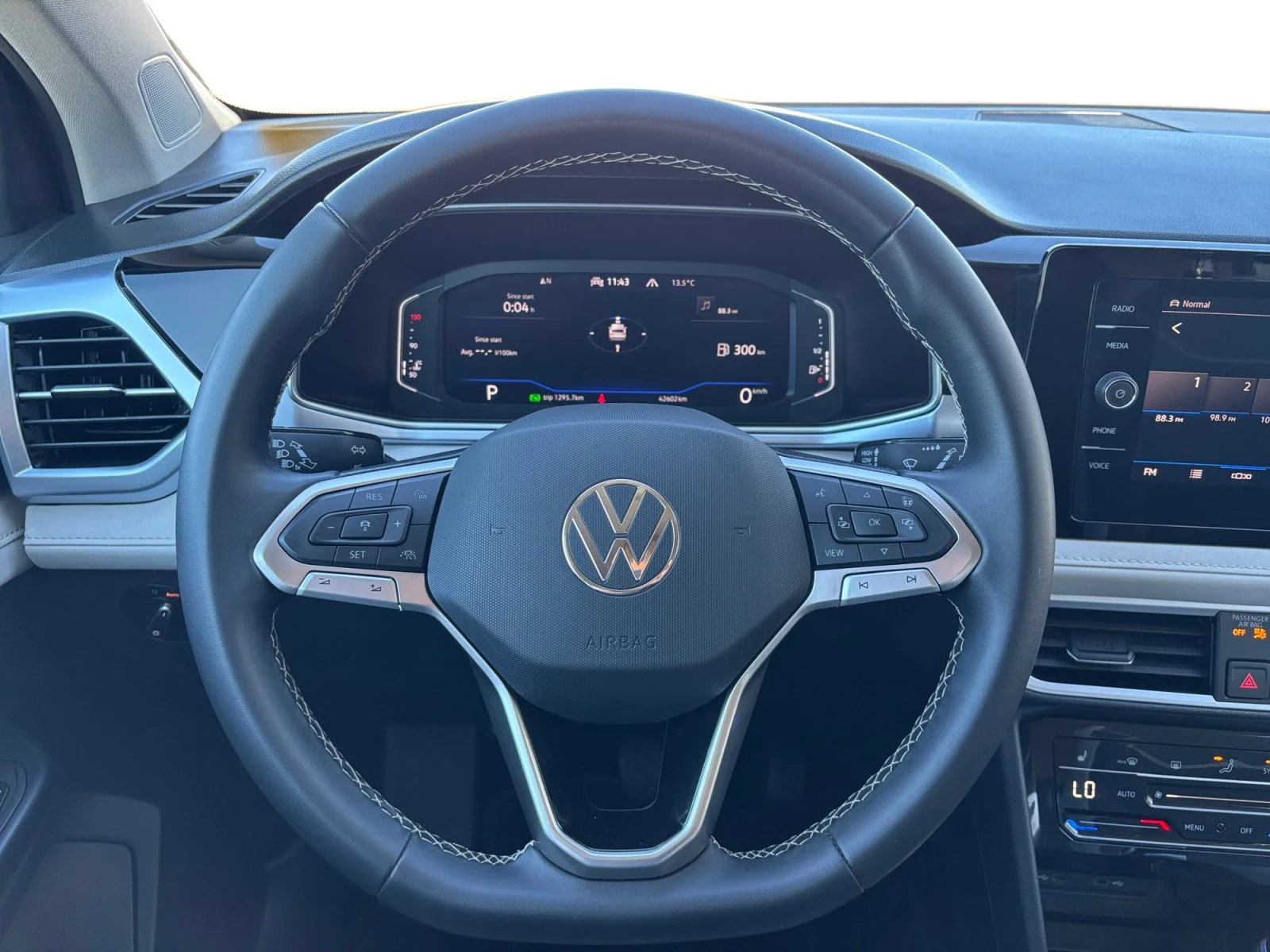 Used 2026 Gray Volkswagen Comfortline image 13