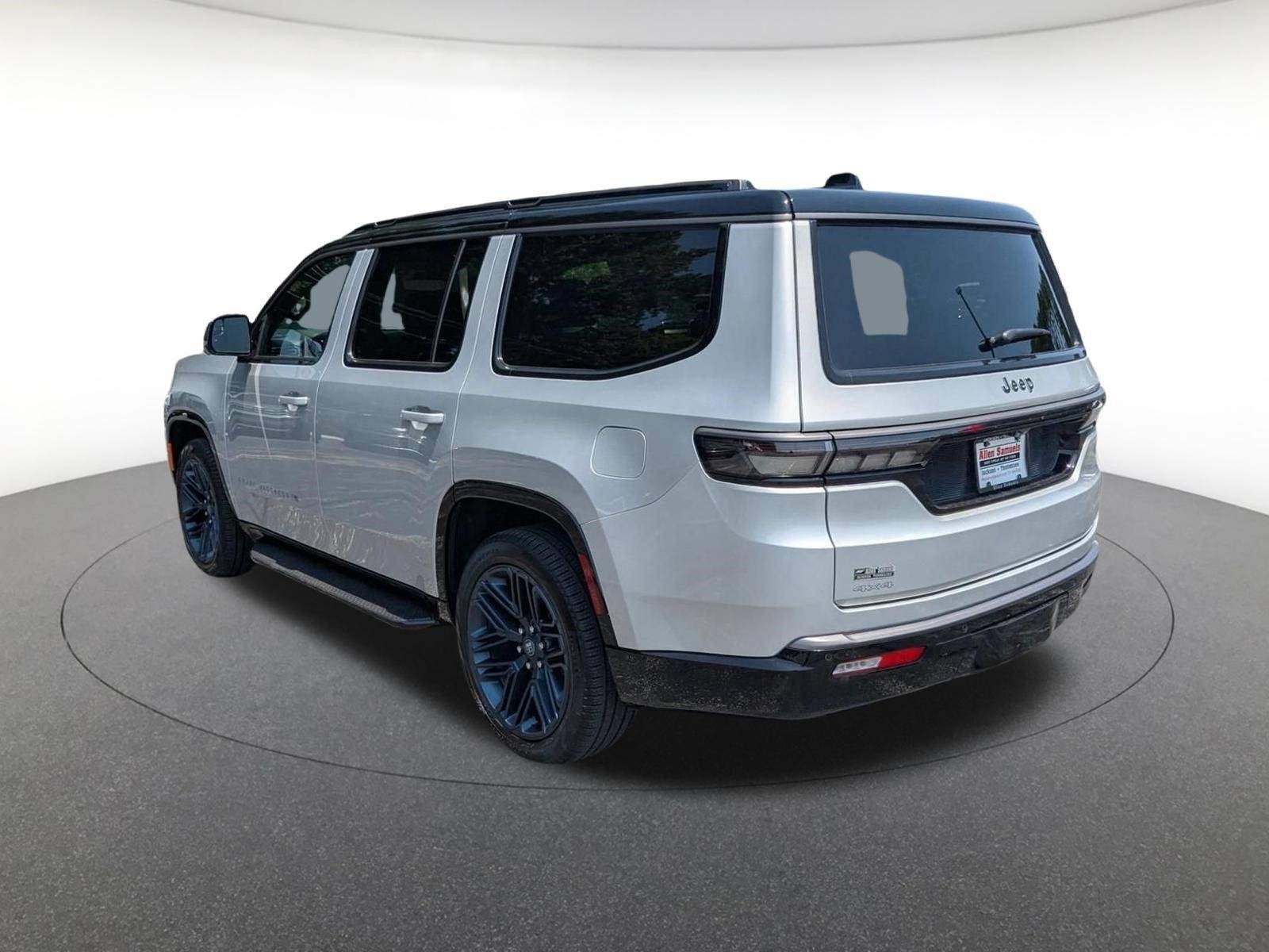 New 2026 Silver-Zynith Exterior Paint Jeep 85th Anniversary image 6